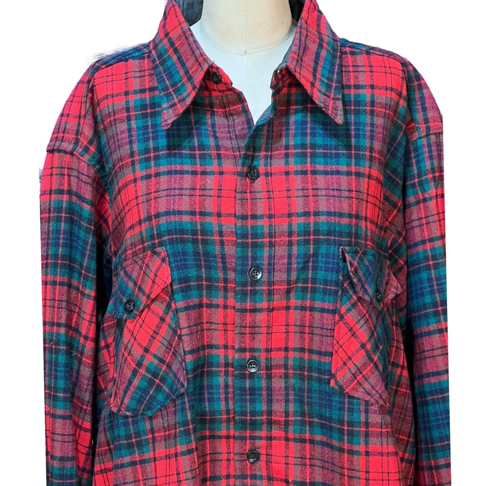 VINTAGE Woolrich tartan plaid wool button down shirt jacket shacket outdoors 90s